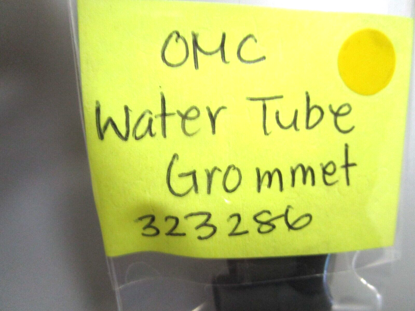 *NEW OEM* 0750 OMC Johnson Evinruide WATER TUBE GROMMET 323286 0323286