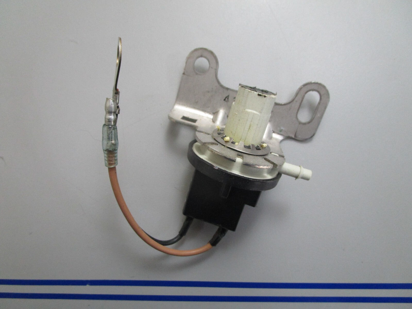 *NEW OEM* 0820 OMC Johnson Evinrude Vacuum Switch Ay 434761 0434761