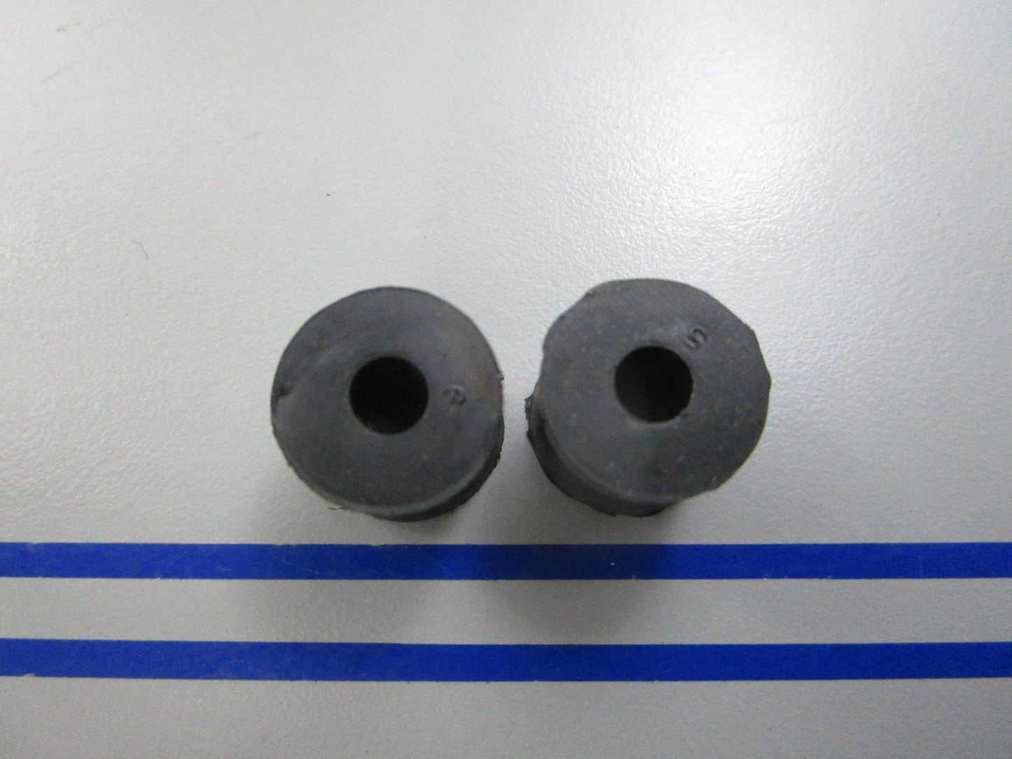 NEW OEM (LOT OF 2) 09329-05007 Suzuki Cushion 0810