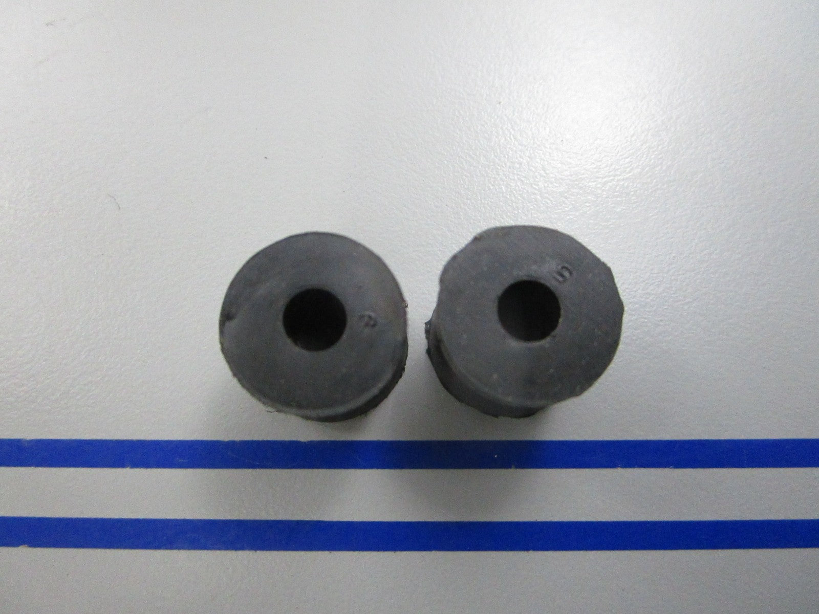 NEW OEM (LOT OF 2) 09329-05007 Suzuki Cushion 0810