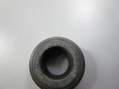 NEW OEM 327031 0327031 OMC Johnson Evinrude Oil Seal 0810