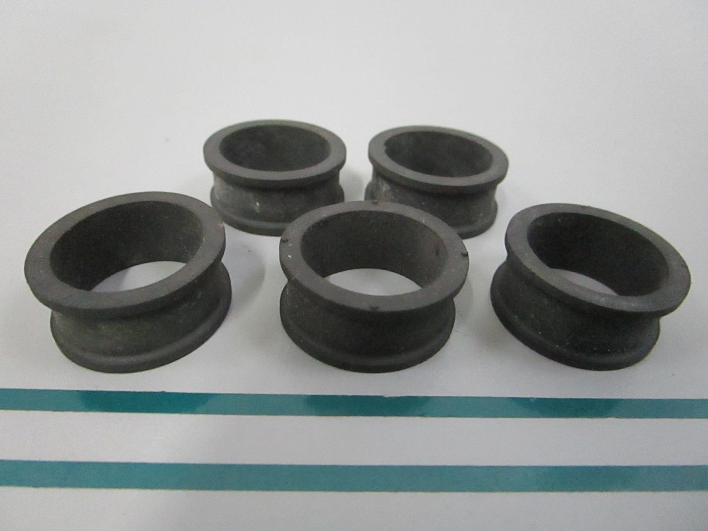 NEW OEM (LOT OF 5) 321692 0321692 OMC Johnson Evinrude Grommet 0810