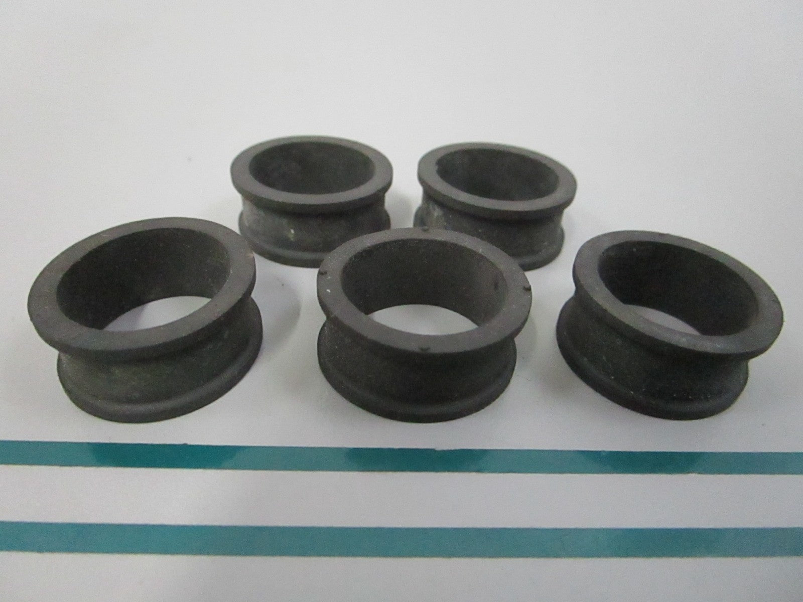 NEW OEM (LOT OF 5) 321692 0321692 OMC Johnson Evinrude Grommet 0810