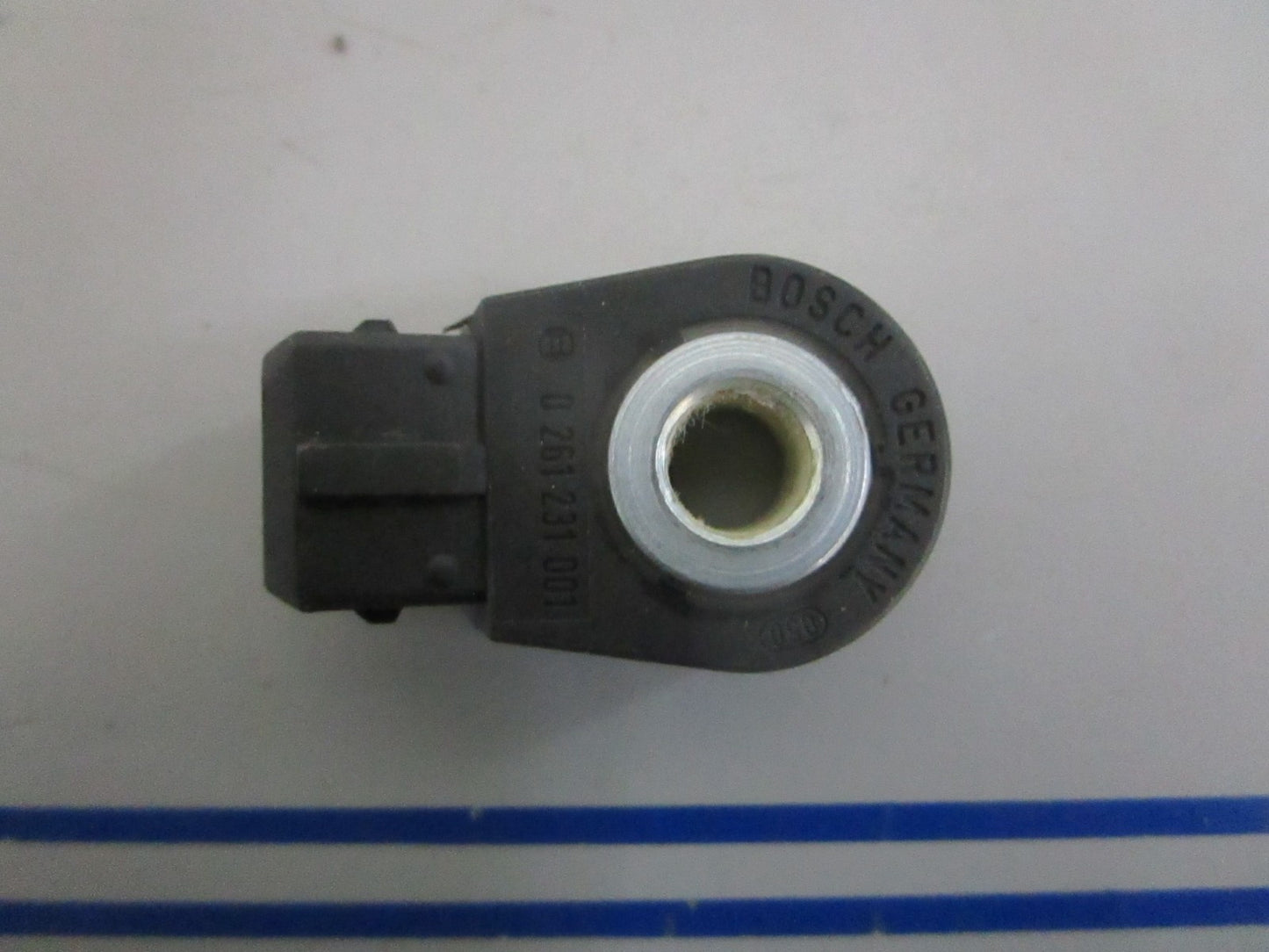NEW OEM 0261231001 Bosch Knock Sensor 0820