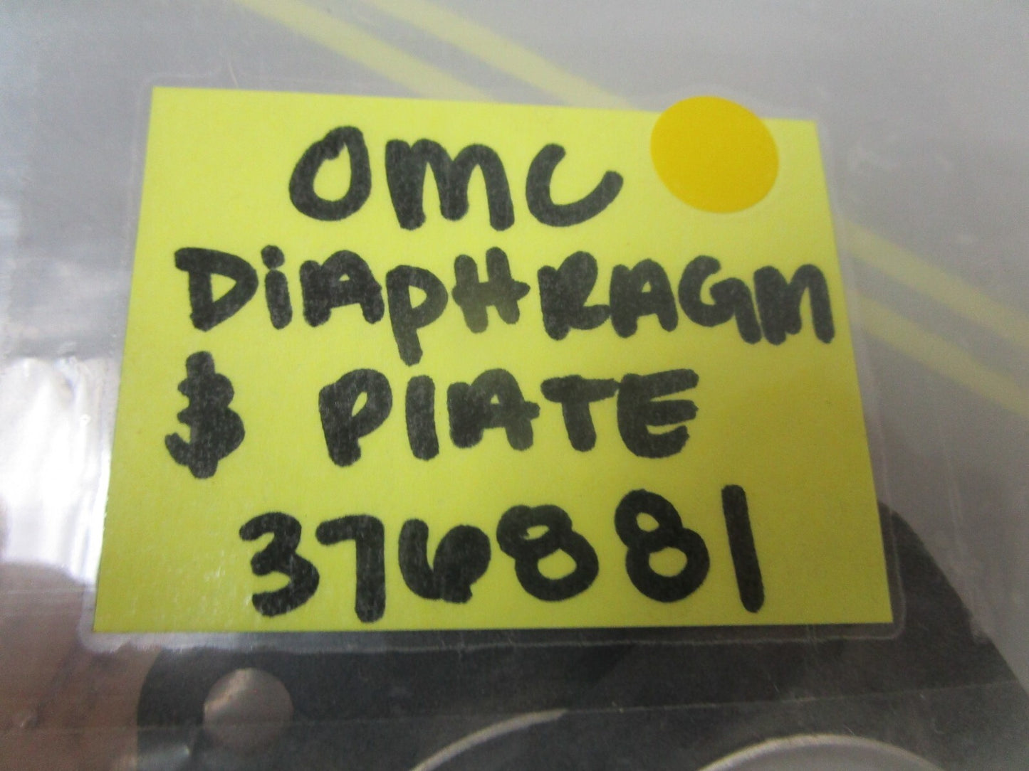*NEW OEM* 0750 OMC Johnson Evinrude DIAPHRAGM & PLATE 376881 0376881