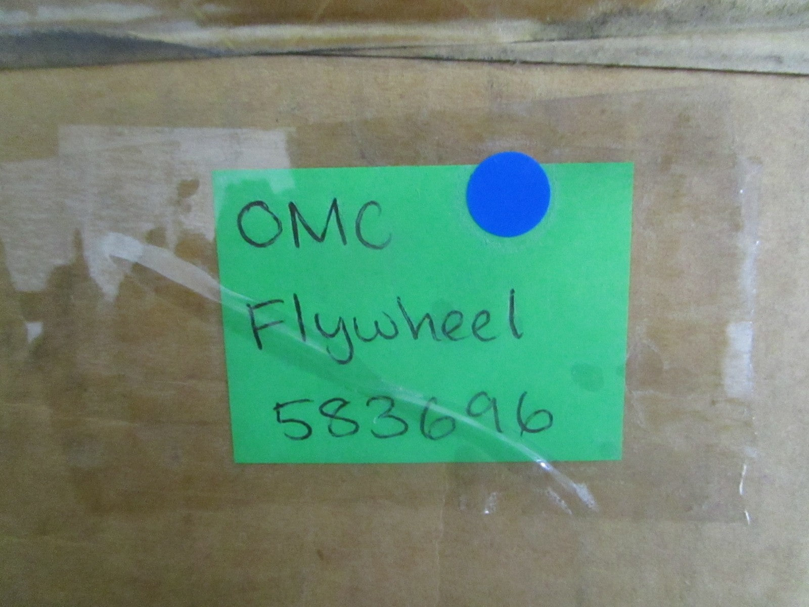 *NEW OEM* 0820 OMC Johnson Evinrude Flywheel 583696 0583696 583697