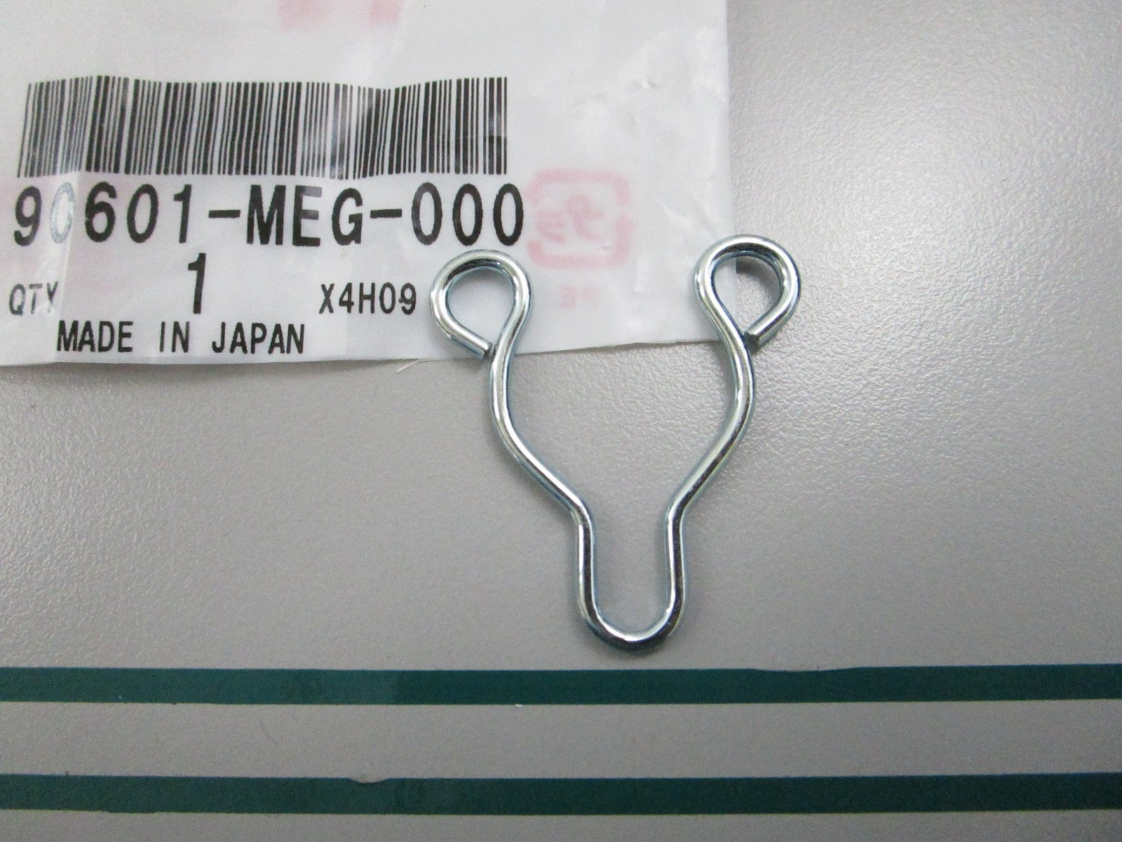 NEW OEM 90601-MEG-000 Honda Ring Clip 0810