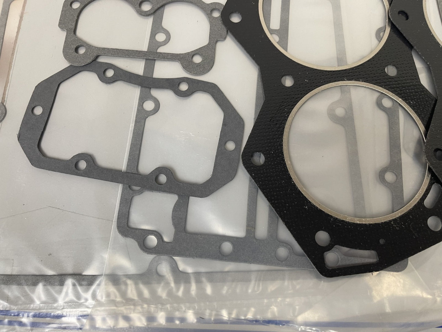 *NEW OEM* 0670 Johnson Evinrude Gaskt Set 391988 0391988