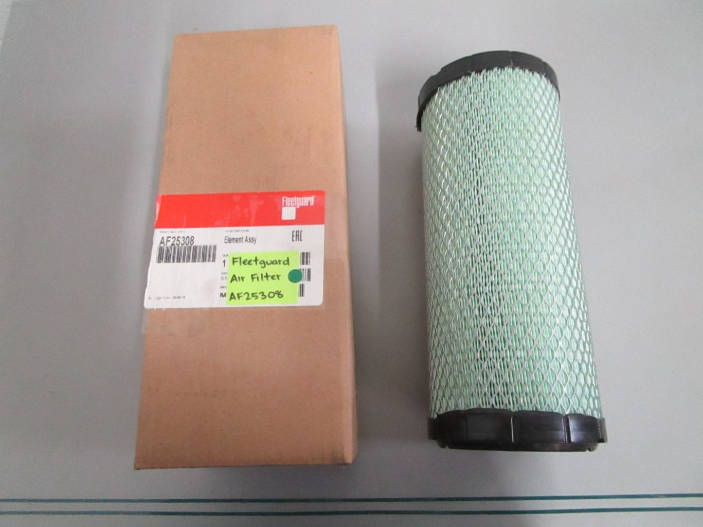 NEW OEM AF25308 Fleetguard Air Filter 0820