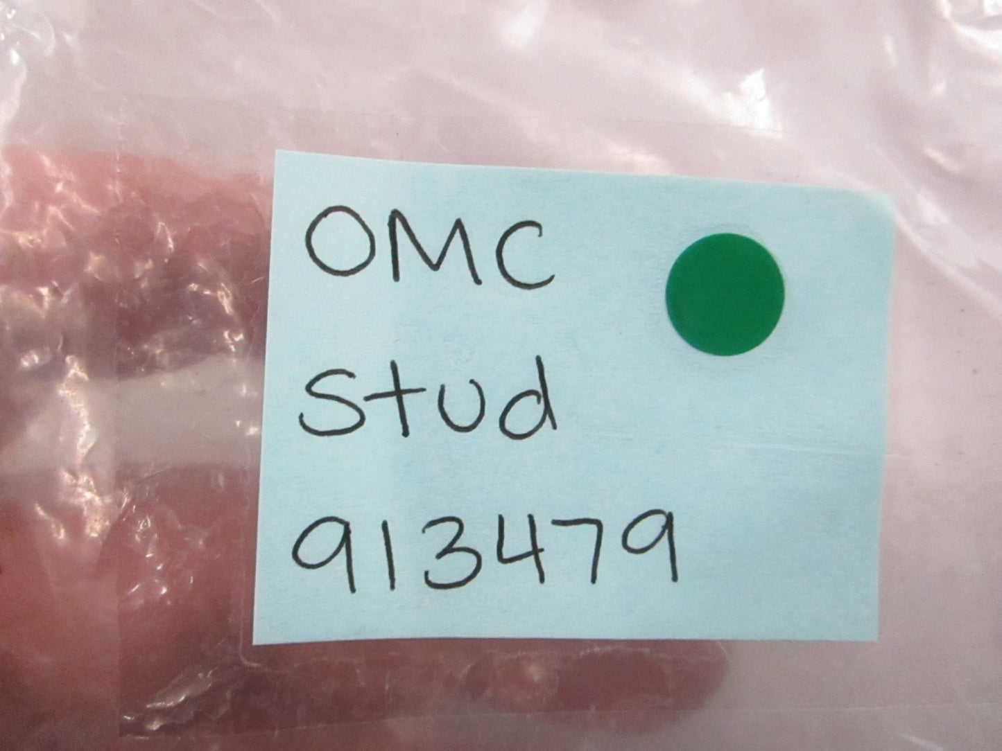NEW OEM 913479 0913479 OMC Johnson Evinrude Stud 0810