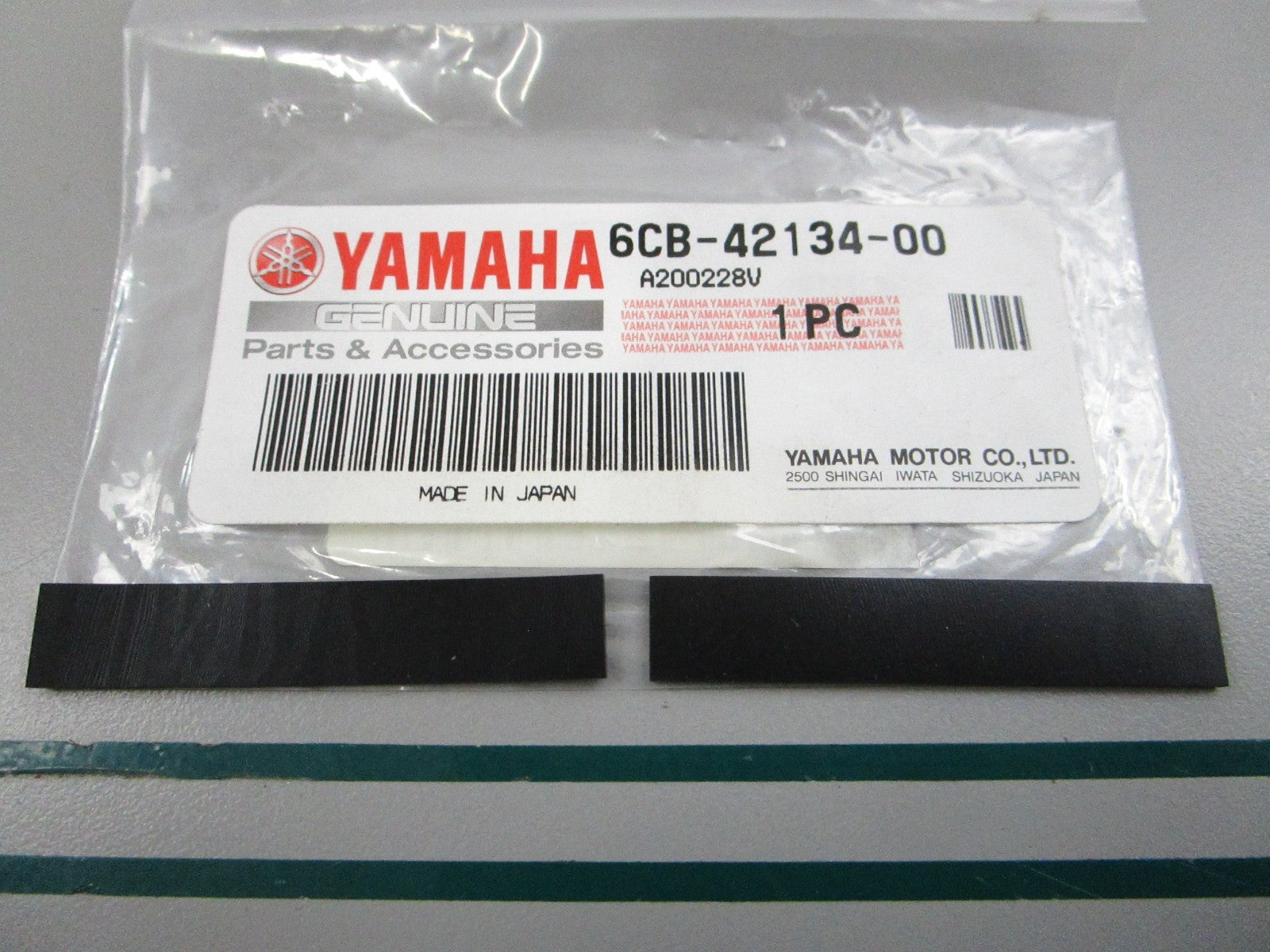 NEW OEM (LOT OF 2) 6CB-42134-00-00 Yamaha Cover 0810