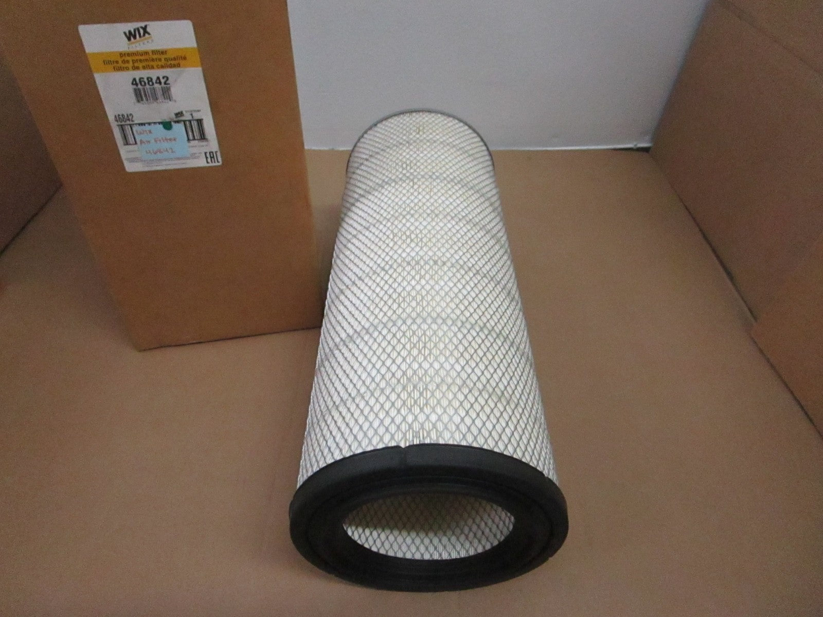 NEW OEM 46842 Wix Air Filter 0820