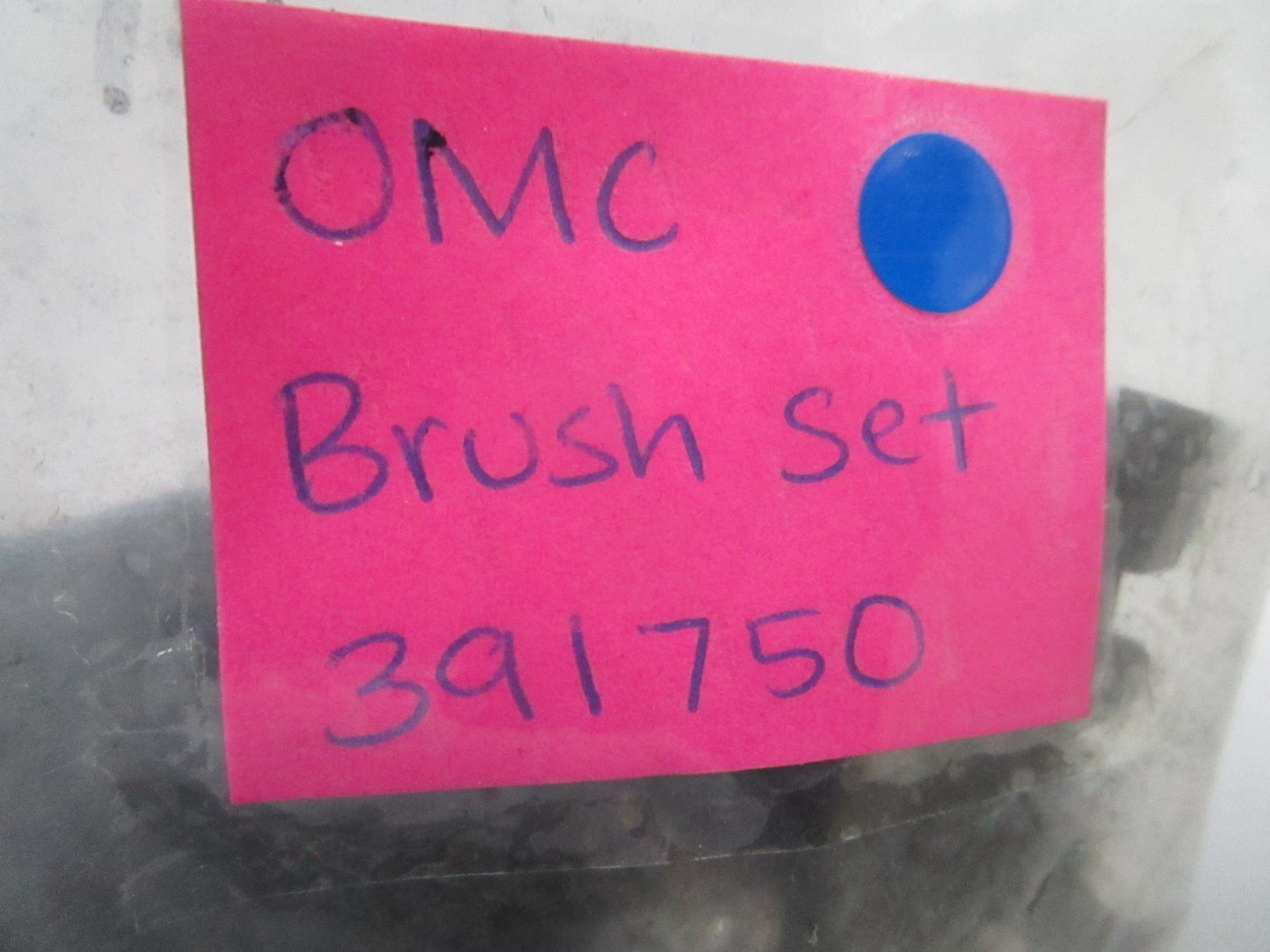 *NEW OEM* 0810 OMC Johnson Evinrude Brush Set 391750 0391750