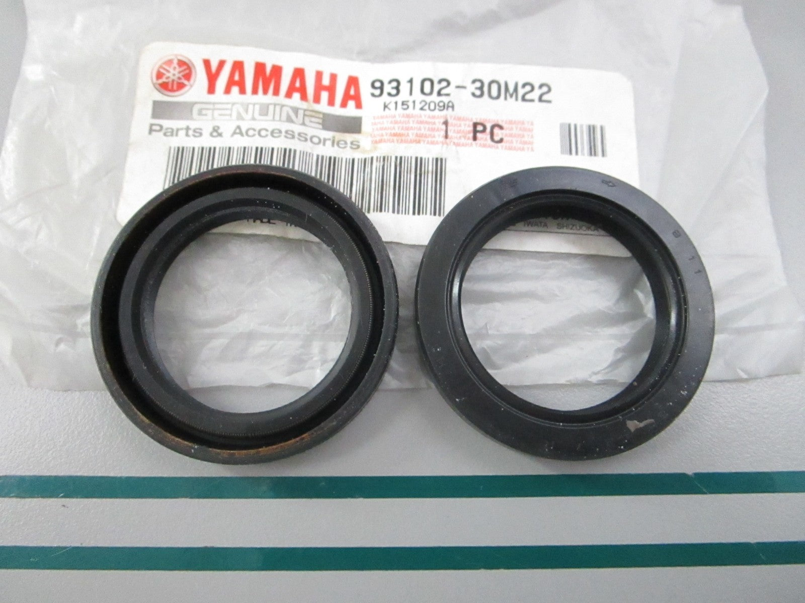 NEW OEM (LOT OF 2) 93102-30M22-00 Yamaha Oil Seal 0810