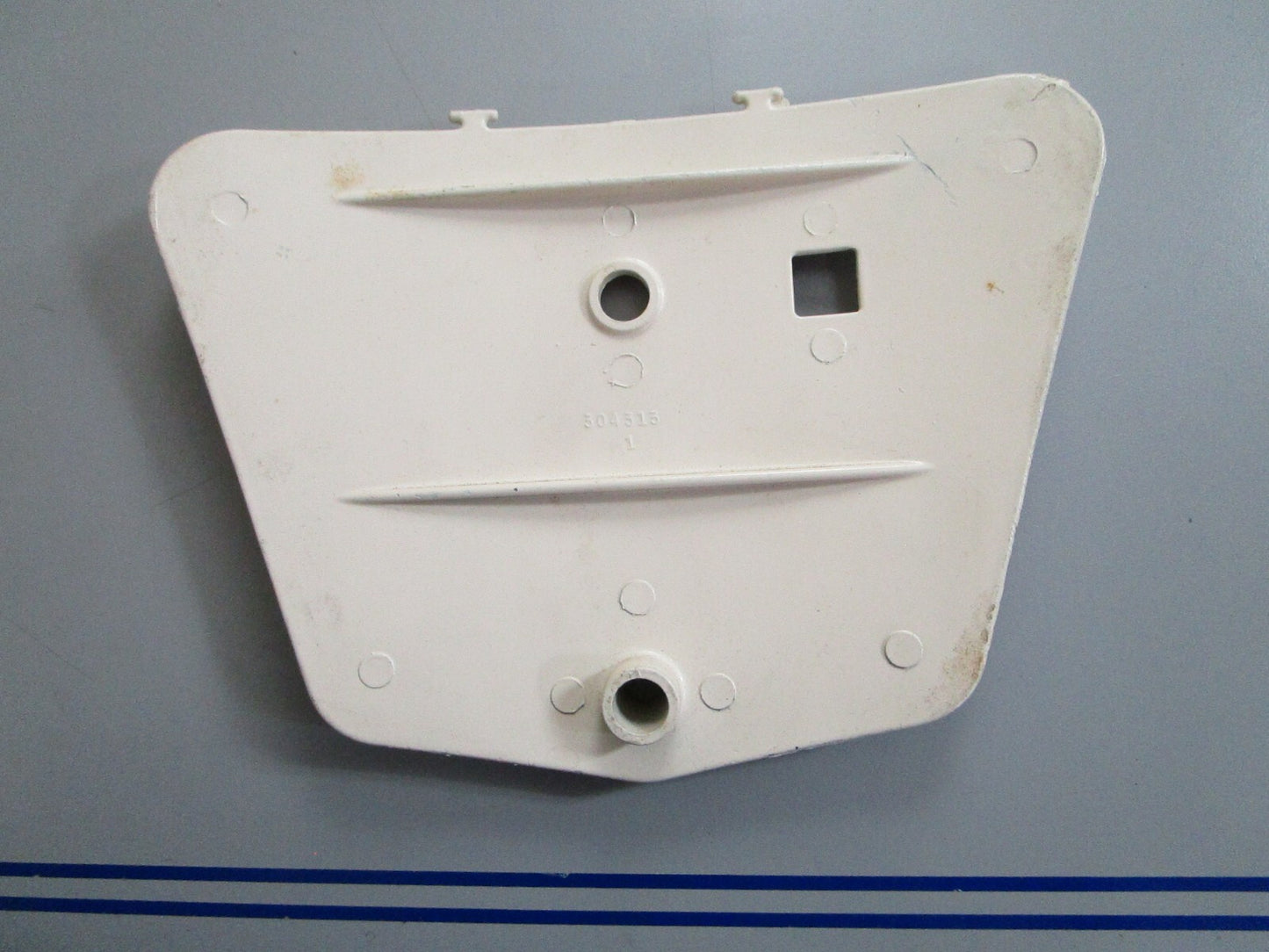 *NEW OEM* 0820 OMC Johnson Evinrude Front Panel Cover 376914 0376914 304313