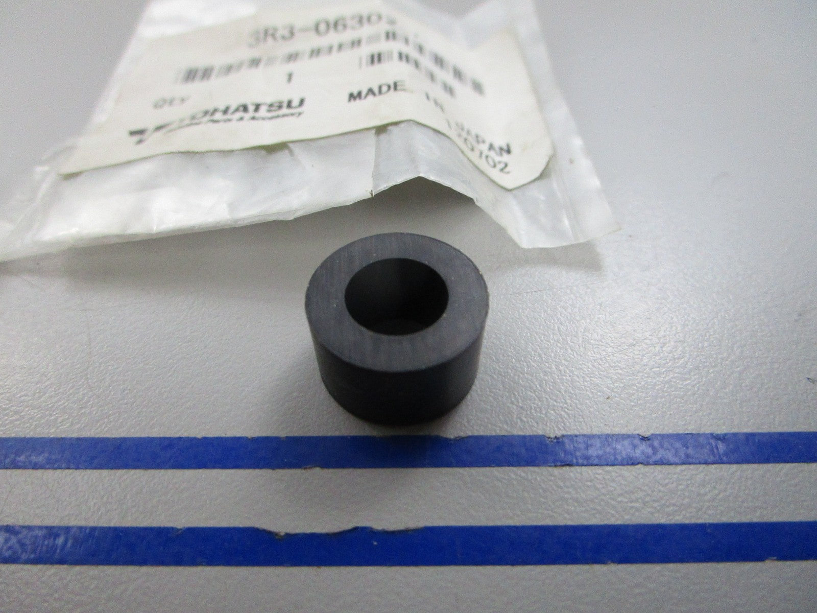 NEW OEM 3R3-06302-0 3R3063020 Tohatsu Rubber Mount 0810