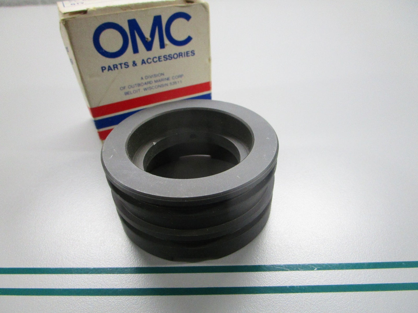 NEW OEM 908321 0908321 OMC Johnson Evinrude Housing Seal 0810