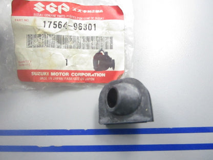 *NEW OEM* 0810 Suzuki Upper Grommet 17564-96301