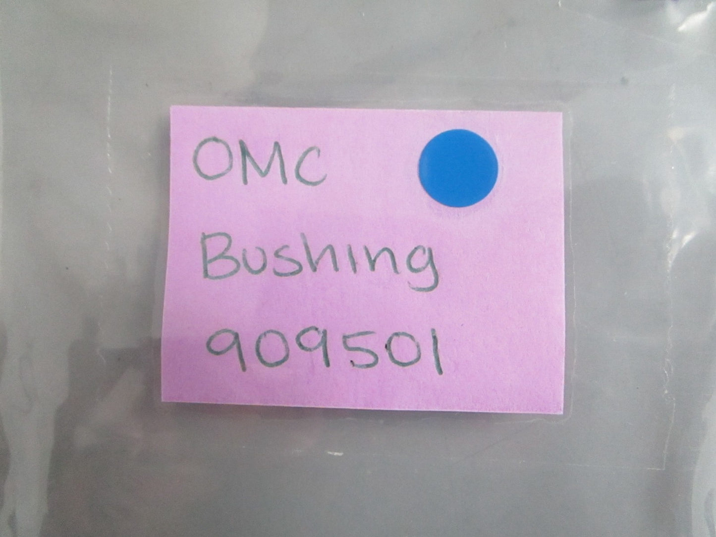 NEW OEM 909501 0909501 OMC Johnson Evinrude Bushing 0820