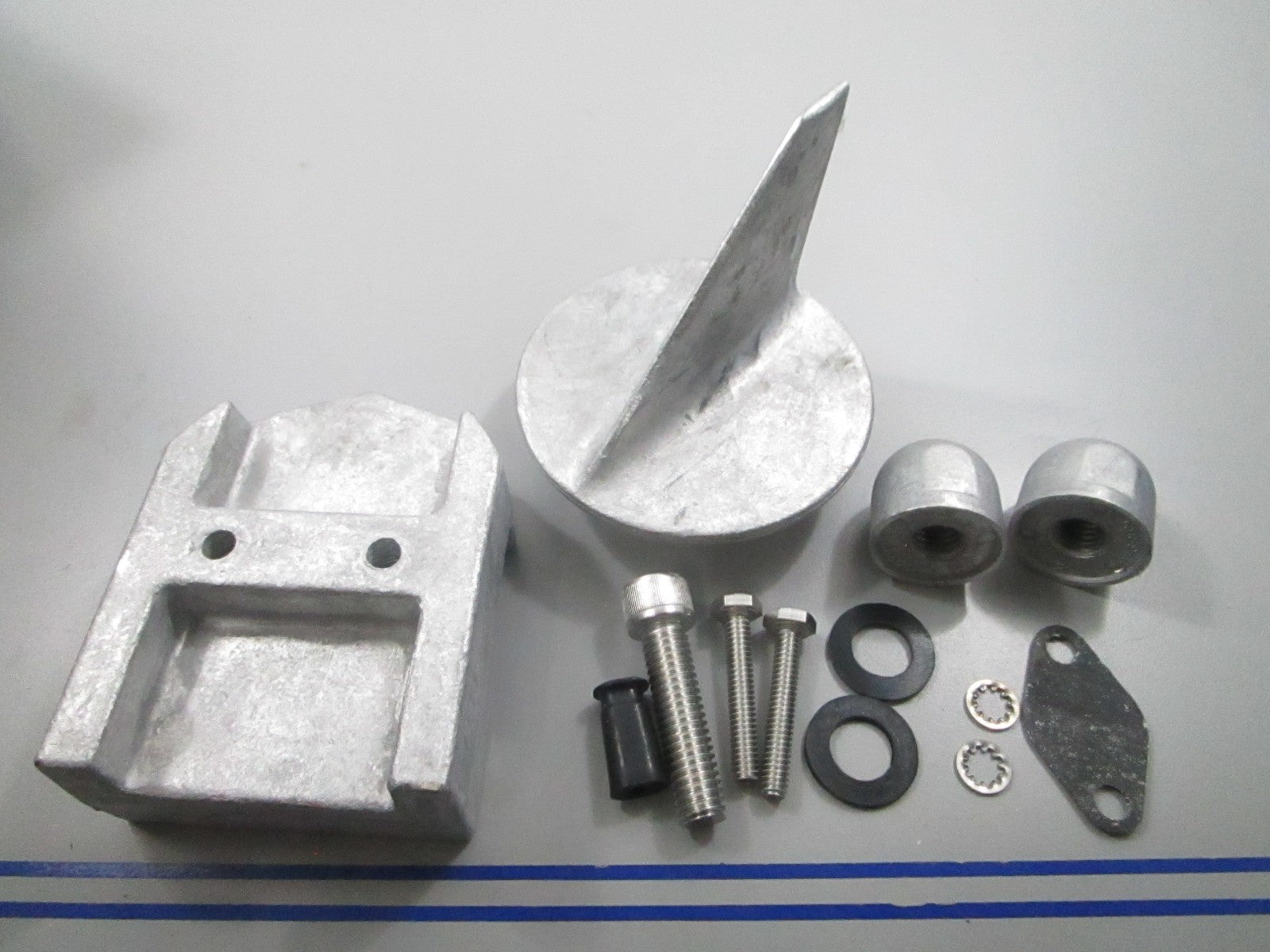 *NEW OEM* 0810 Mercury Quicksilver Anode Kit 888756Q04