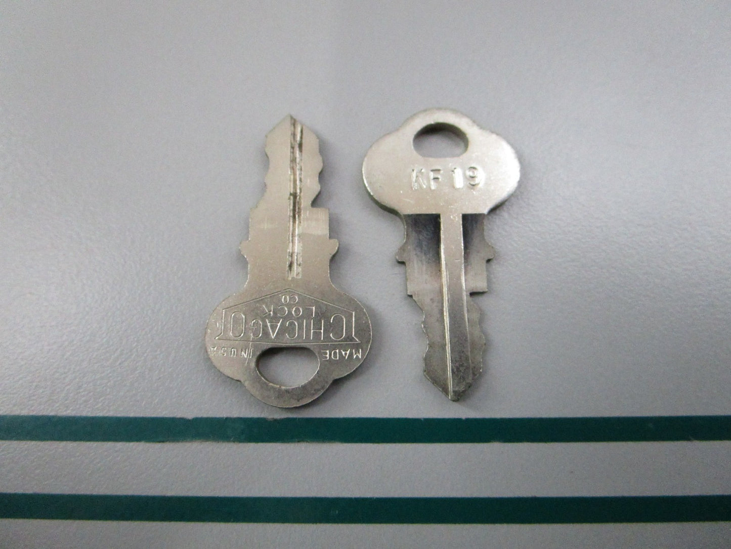 NEW OEM (LOT OF 2) 501534 0501534 OMC Johnson Evinrude KF 19 Ignition Key 0810