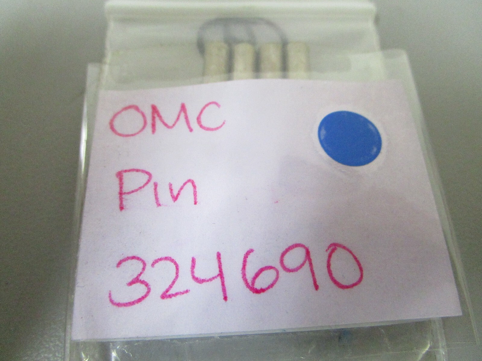 *NEW OEM* 0810 OMC Johnson Evinrude Pin 324690 0324690