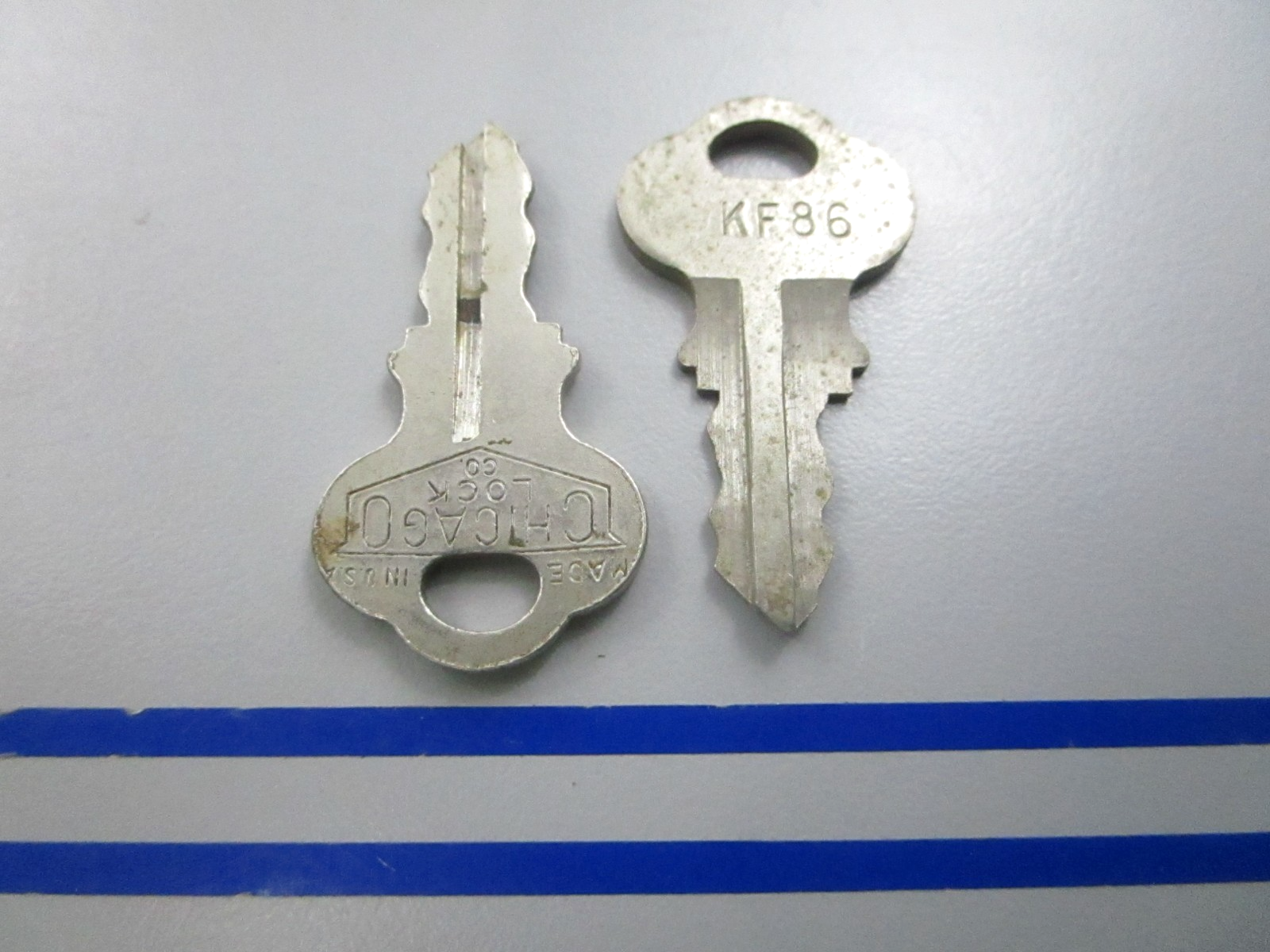 NEW OEM (LOT OF 2) 501601 0501601 OMC Johnson Evinrude  Ignition Key KF86 0810