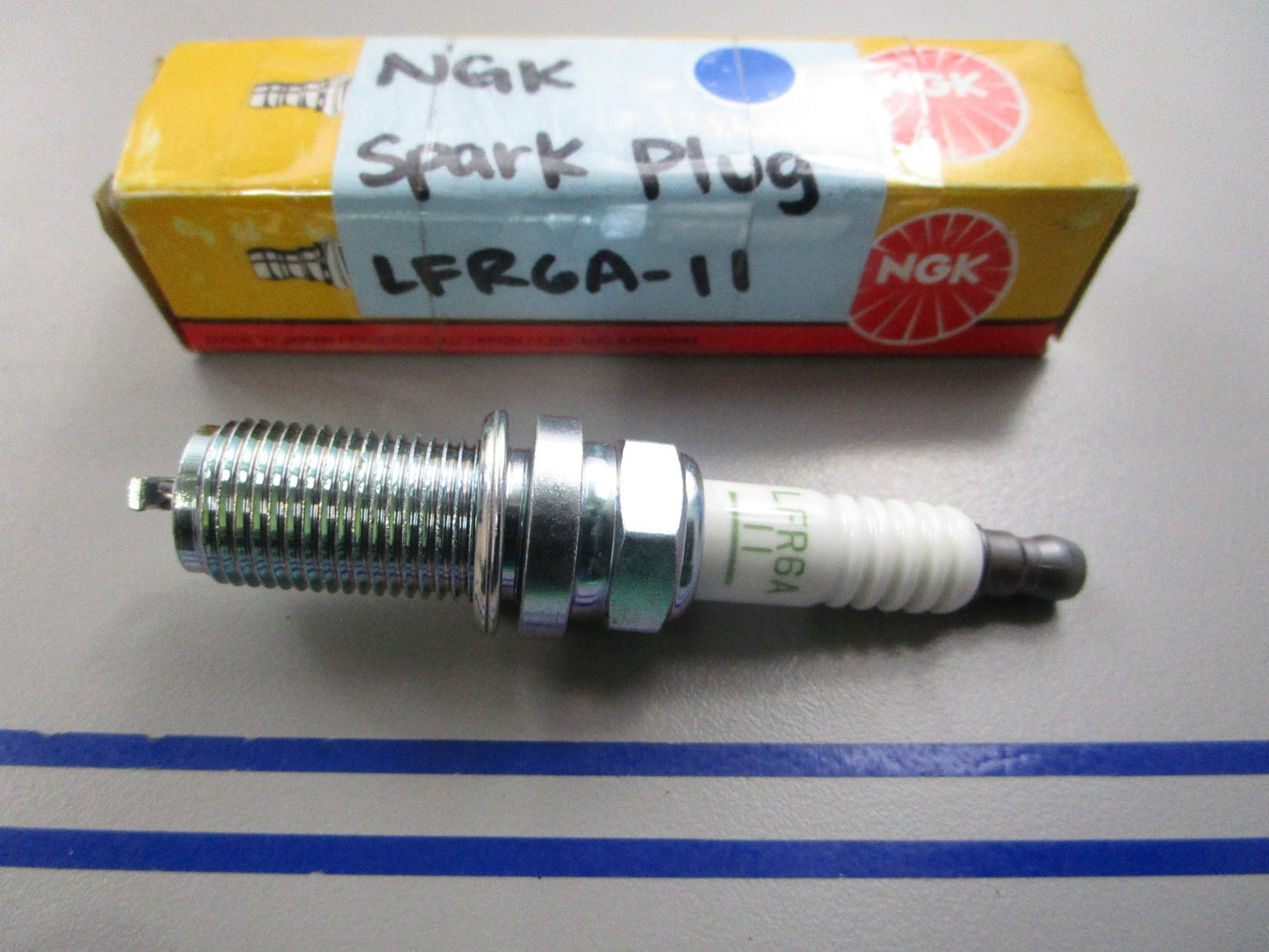 NEW LFRGA-11 NGK Spark Plug 0810