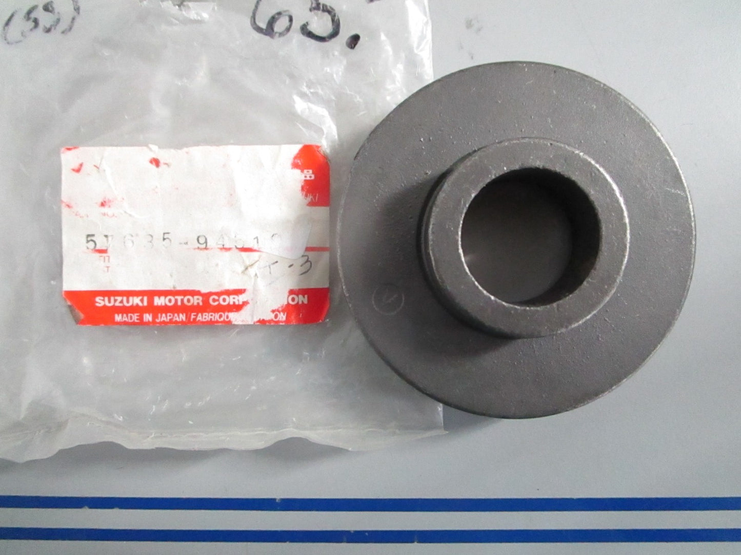 NEW OEM 57635-94510 Suzuki Prop Bushing Stopper 0820