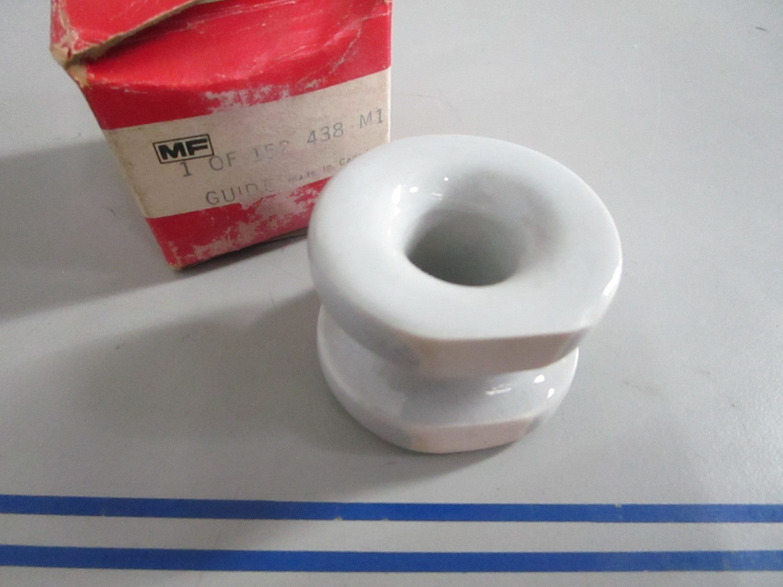 NEW OEM 152438M1 Massey Ferguson Guide 0820