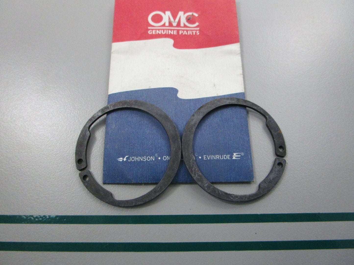 NEW OEM (LOT OF 2) 308213 0308213 OMC Johnson Evinrude Snap Ring 0810