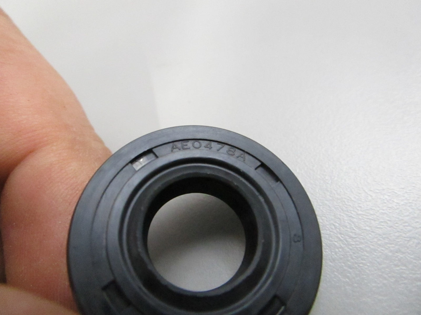 NEW OEM 124223-42080 Yanmar Oil Seal 0810