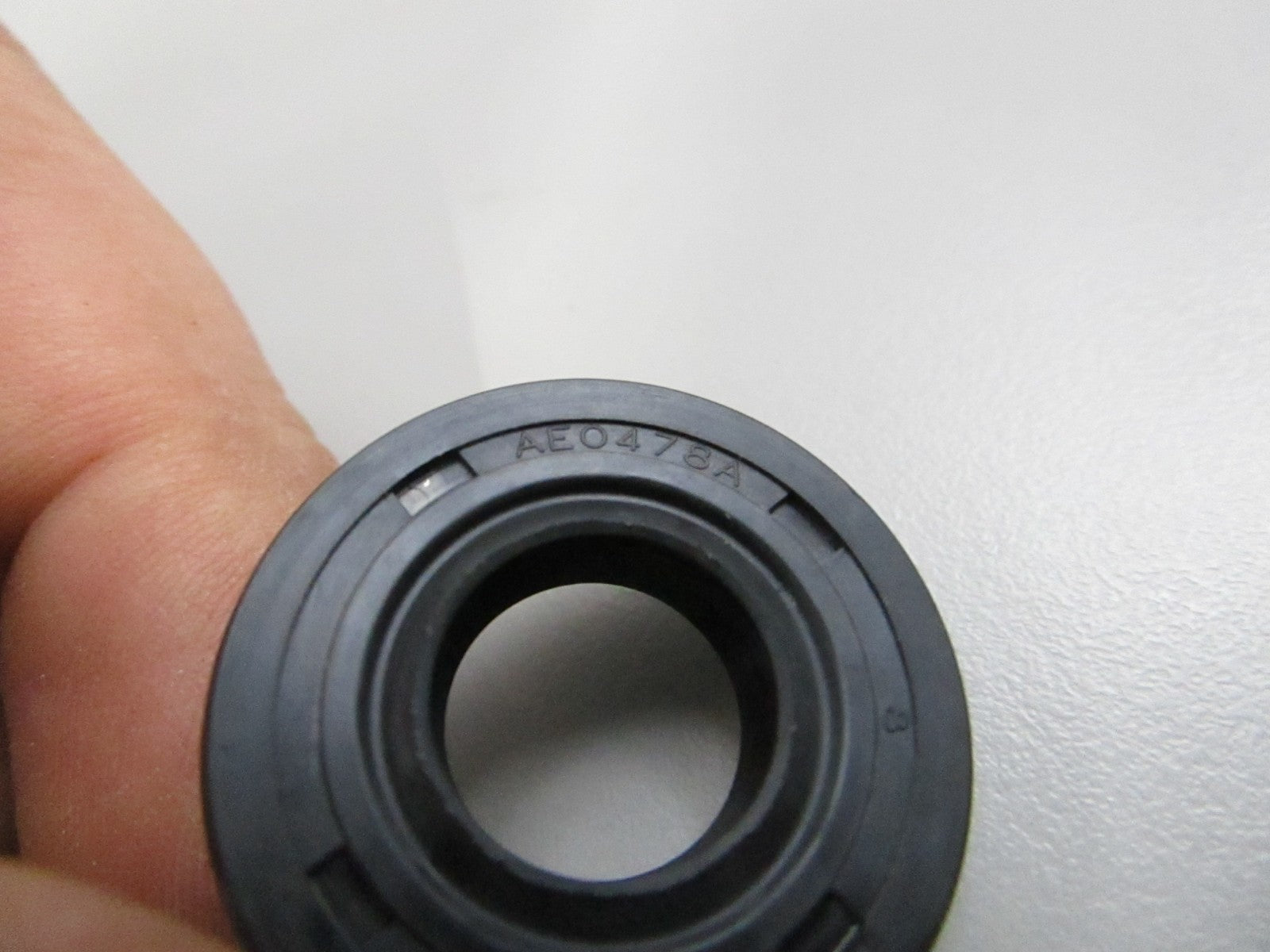 NEW OEM 124223-42080 Yanmar Oil Seal 0810