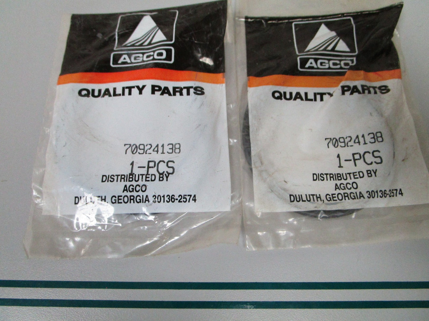 NEW OEM (LOT OF 2) 70924138 AGCO O-Ring 0810