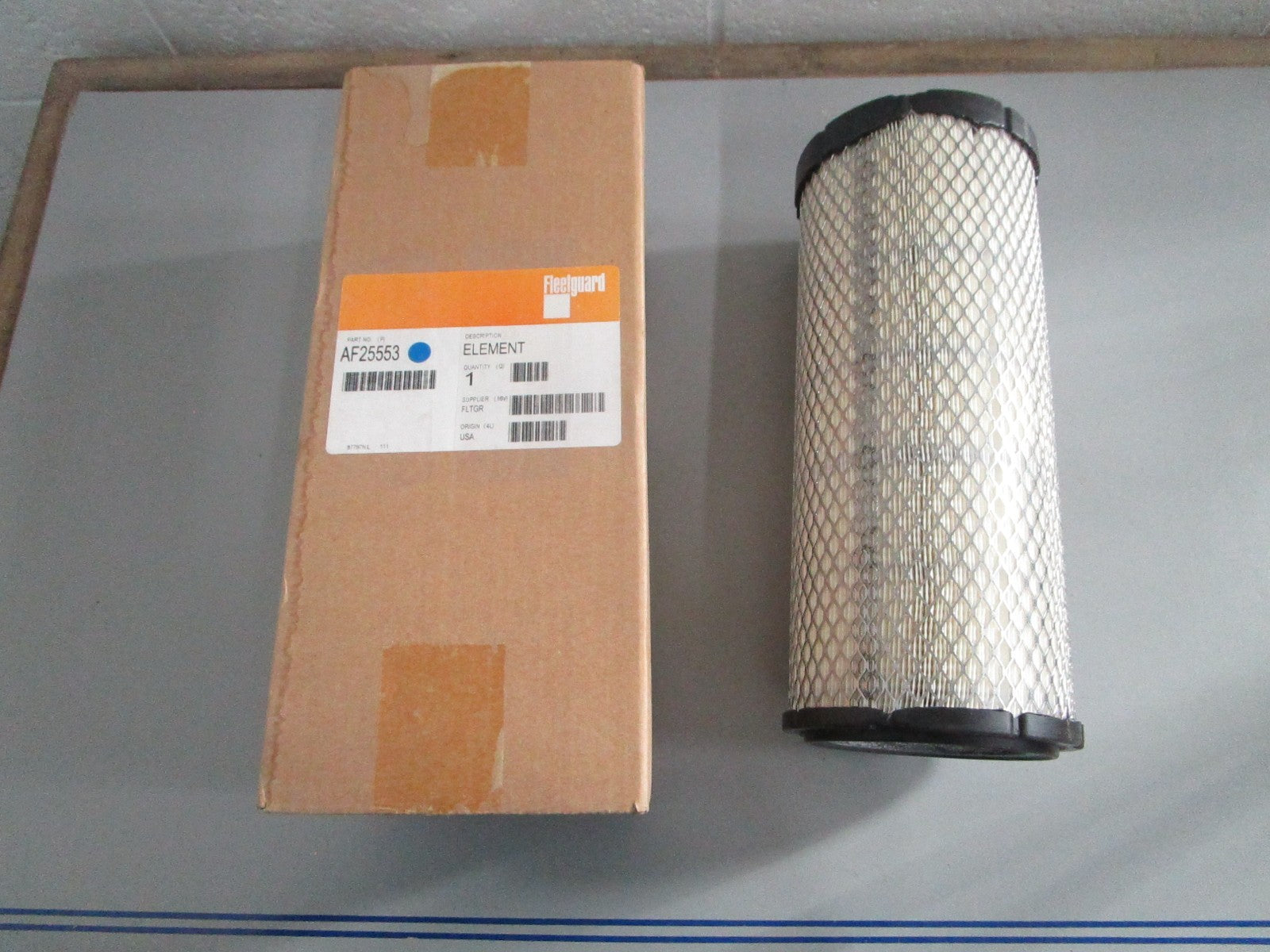 NEW OEM AF25553 Fleetguard Element 0820