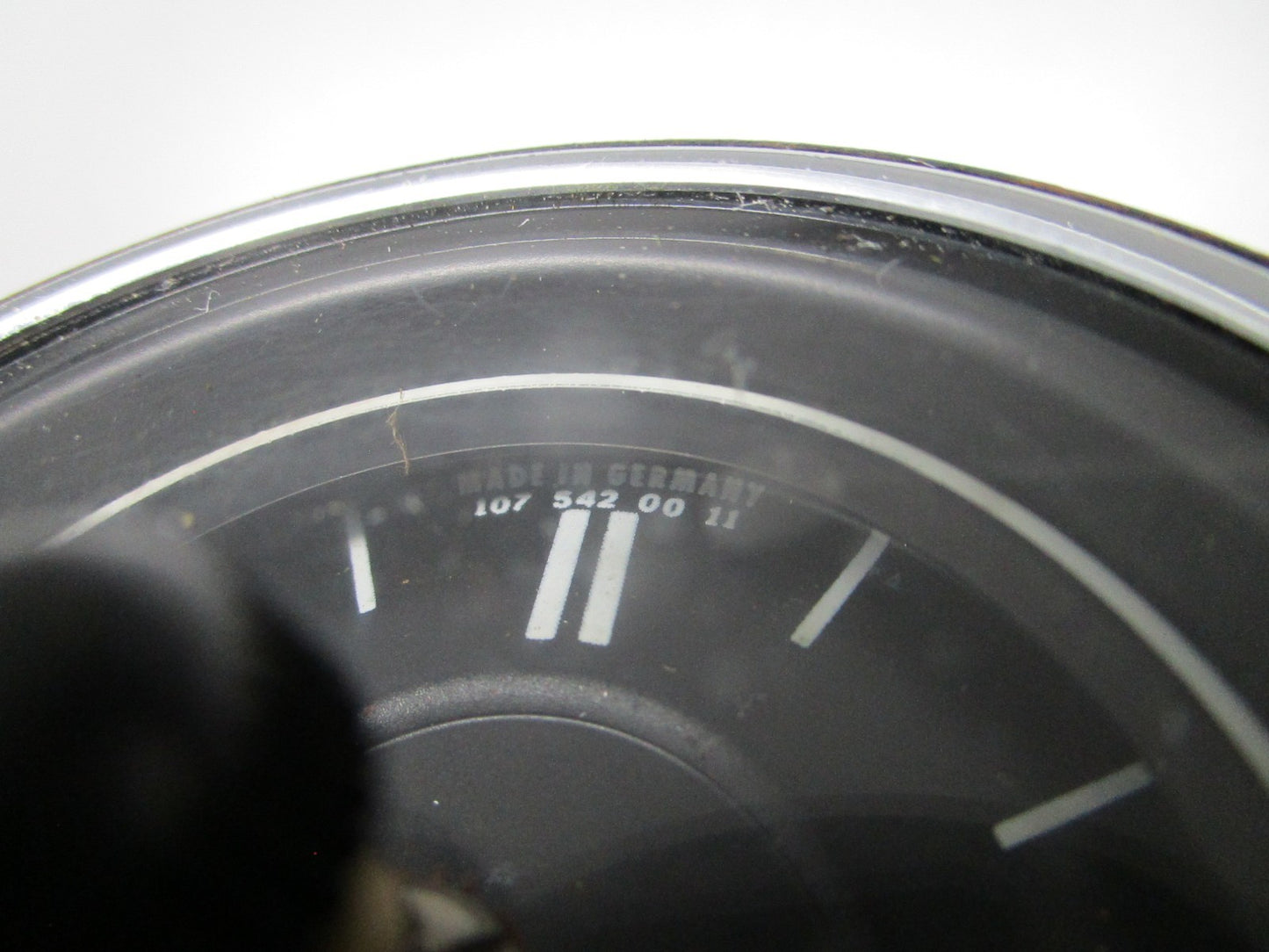NEW OEM 1075420011 Mercedes-Benz Clock 0820