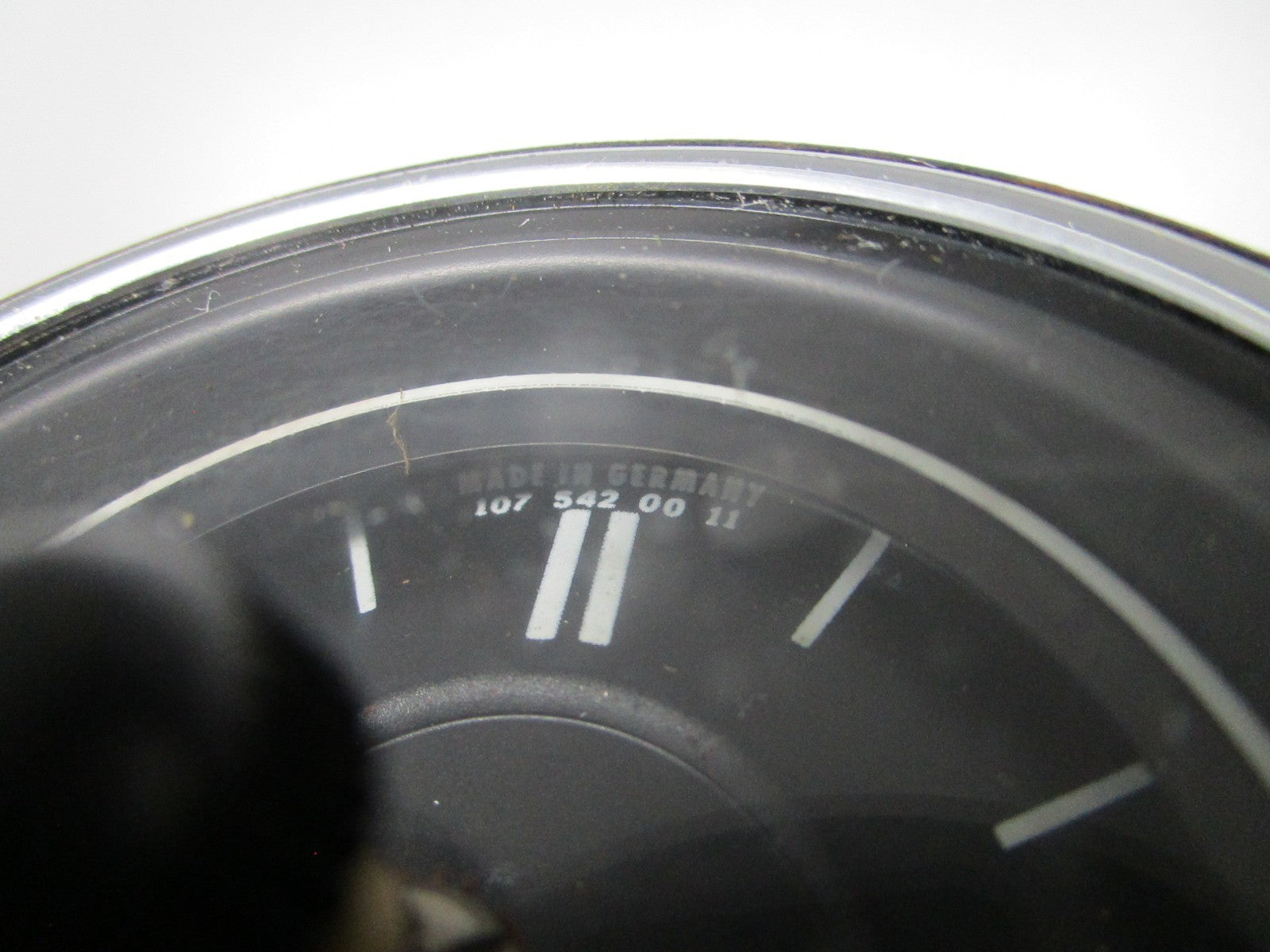 NEW OEM 1075420011 Mercedes-Benz Clock 0820