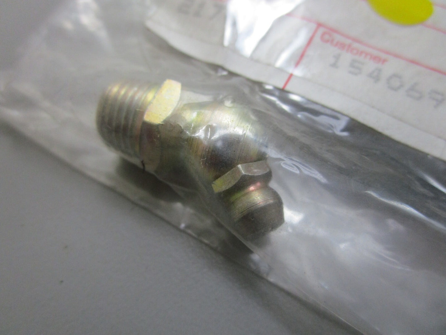 *NEW OEM* 0810 Volvo Penta Lubricating Nipple 914169