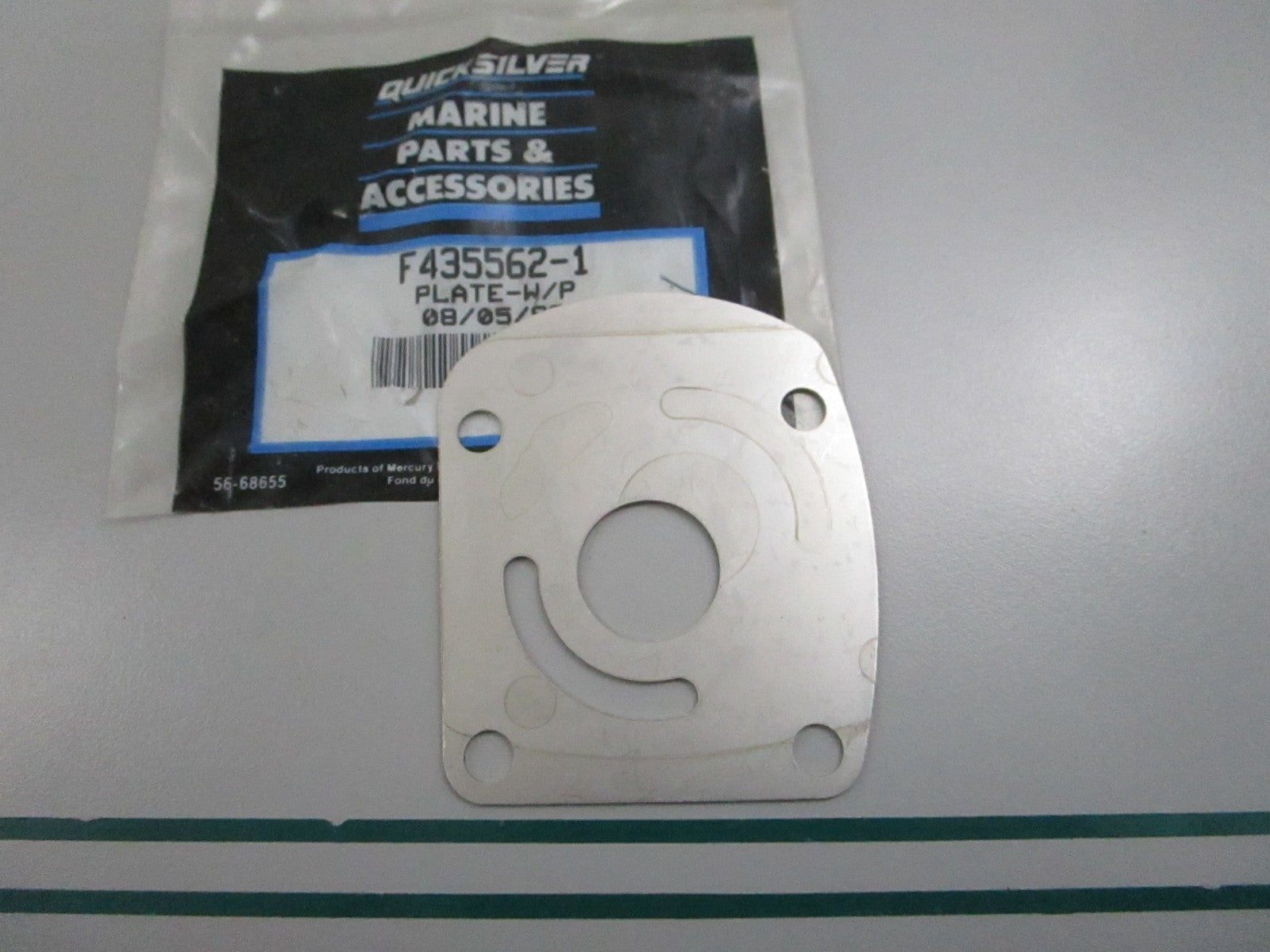 NEW OEM F435562-1 Mercury Quicksilver Plate 0810
