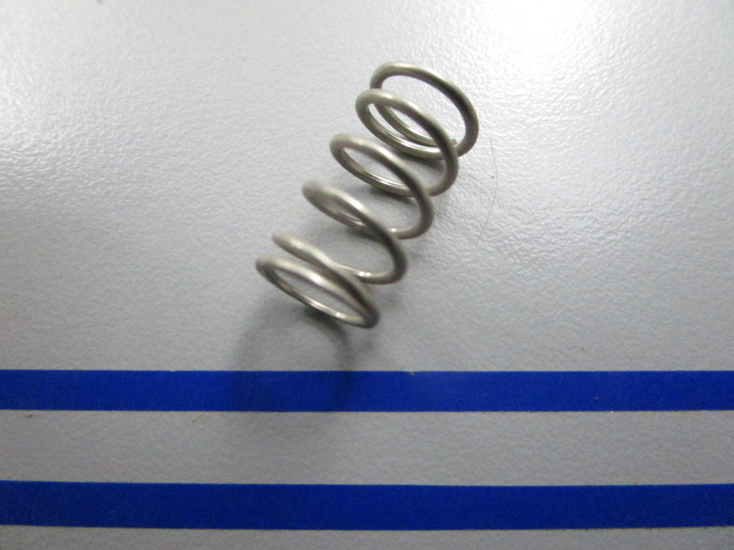 *NEW OEM* 0810 OMC Johnson Evinrude Idle Screw Spring 331591 0331591