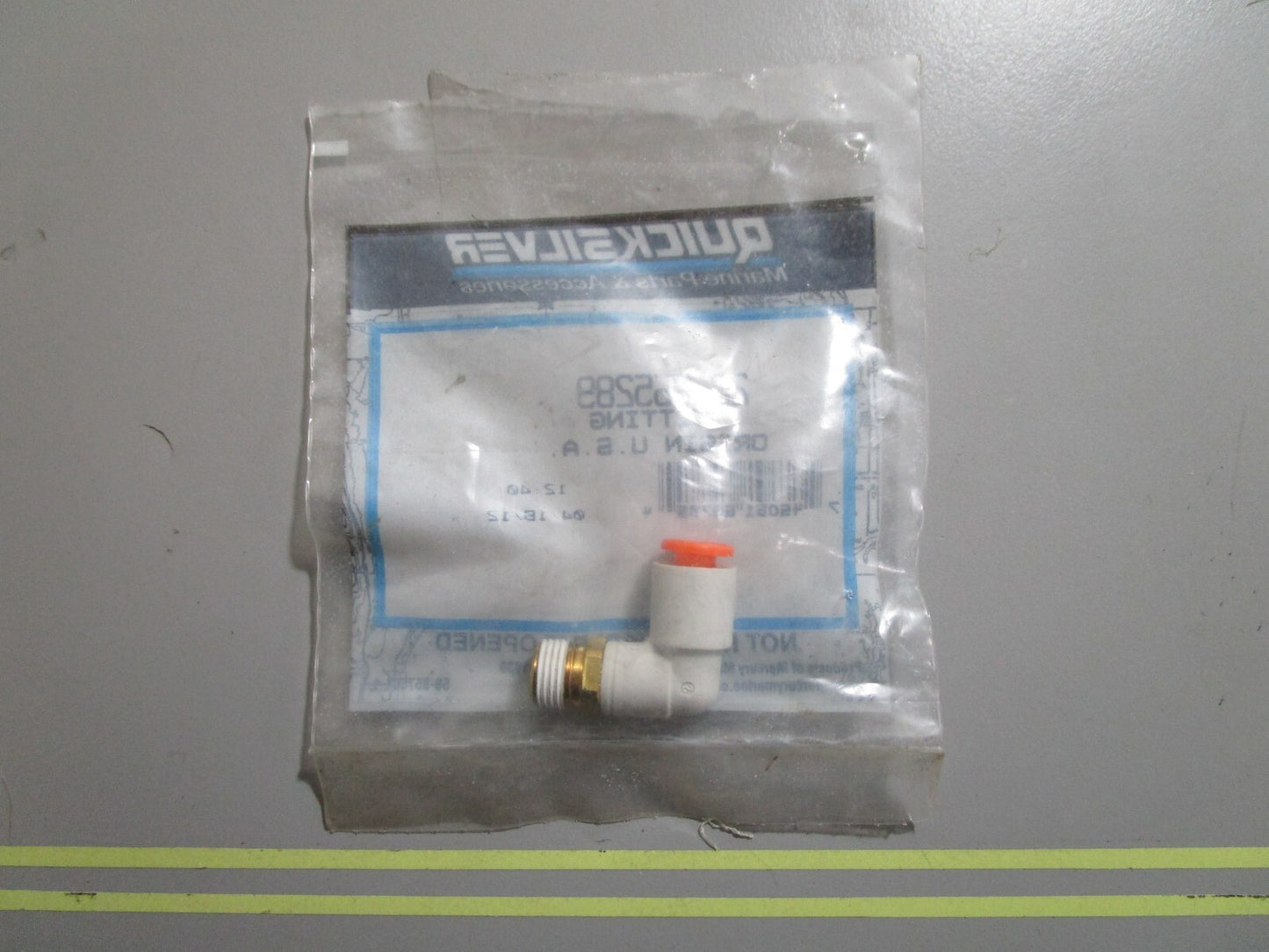 *NEW OEM* 0810 Mercury Quicksilver Fitting 22-865289