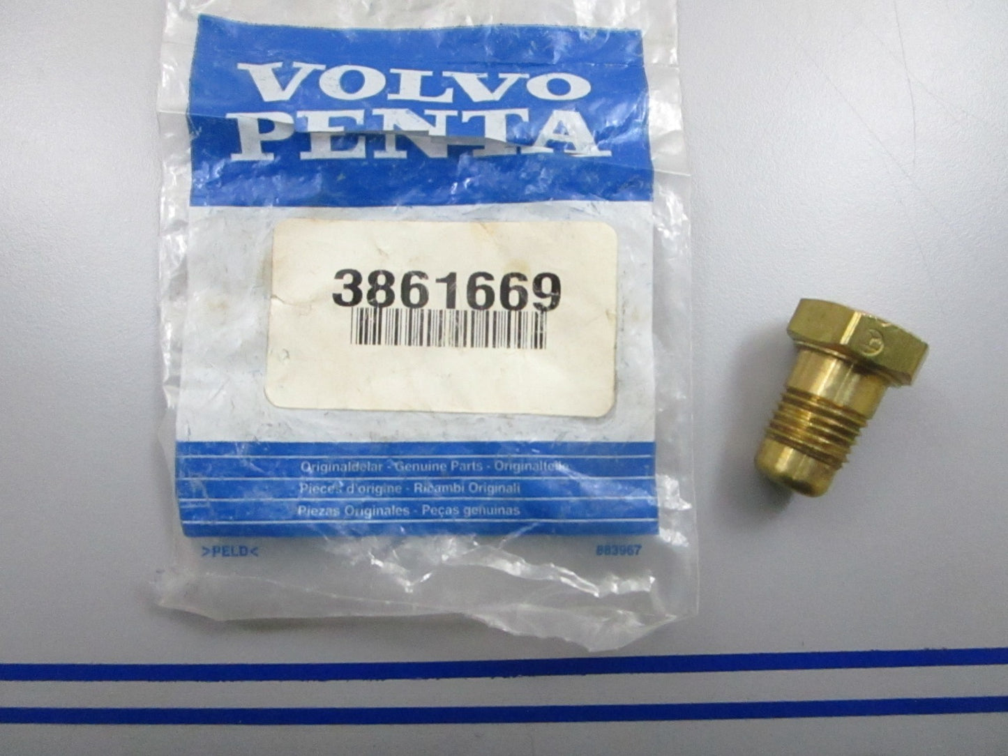 *NEW OEM* 0810 Volvo Penta Plug 3861669