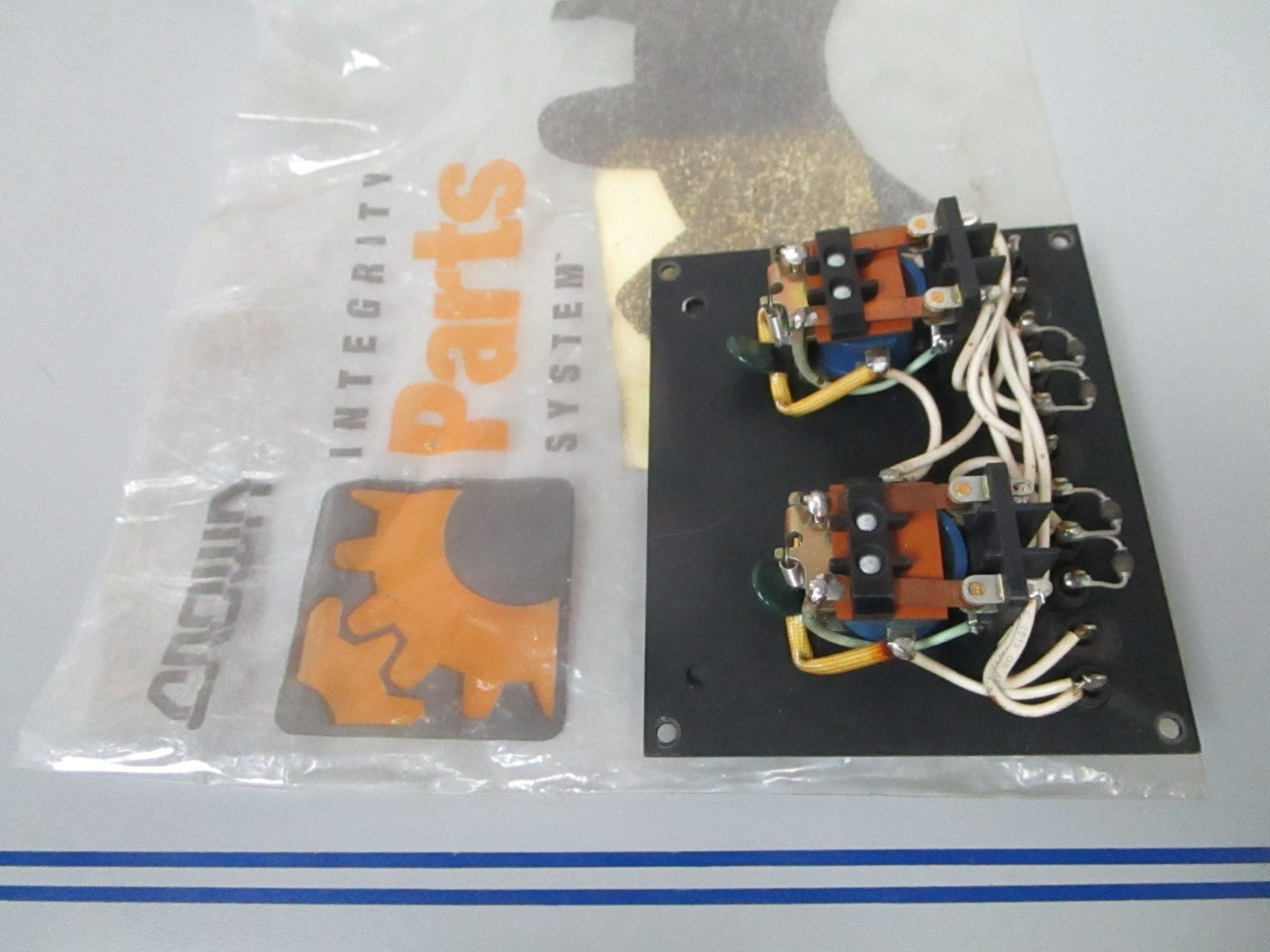 *NEW OEM* 0720 Crown Wiring Block Cover 121390