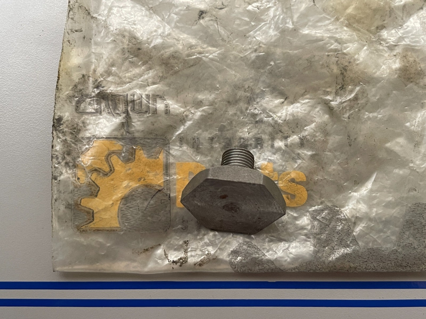 *NEW OEM* 0720 Crown Drain Plug 112156