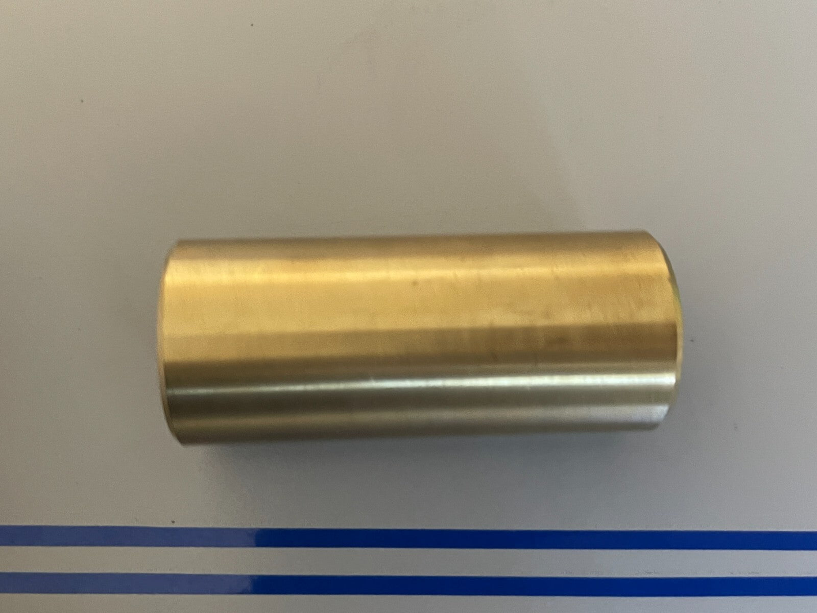 *NEW OEM* 0810 Volvo Penta Bearing 850653