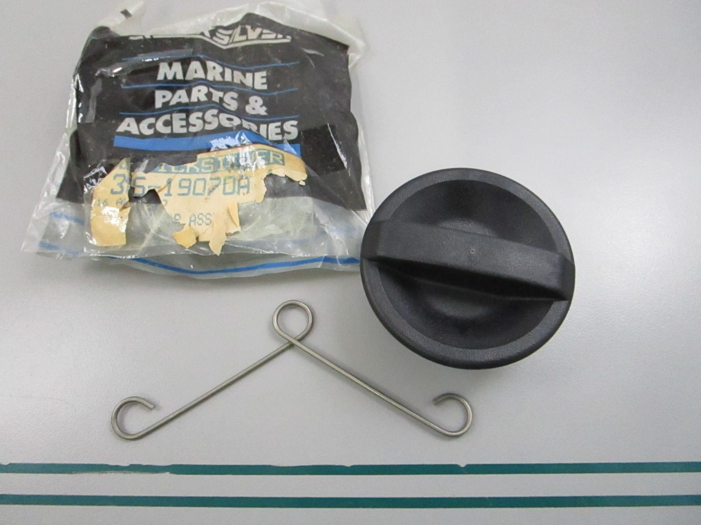 NEW OEM 36-19070A1 Mercury Quicksilver Cap Assembly 0810