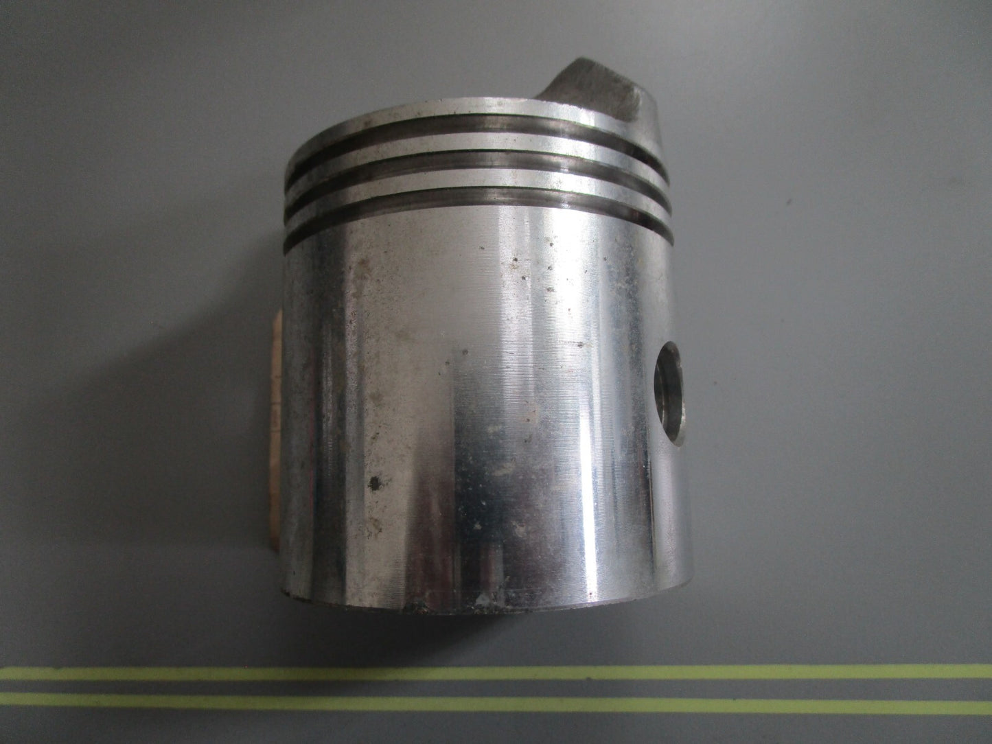 *NEW OEM* 0810 OMC Johnson Evinrude Piston 376532 0376532