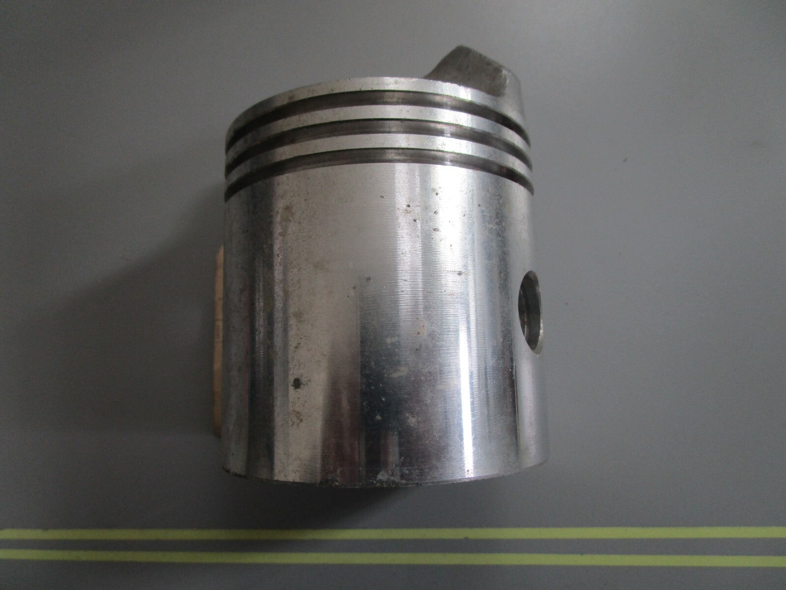 *NEW OEM* 0810 OMC Johnson Evinrude Piston 376532 0376532