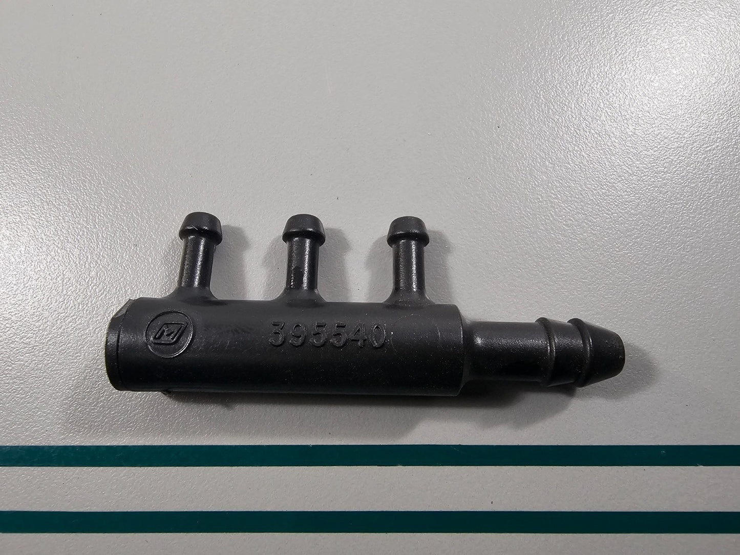 NEW OEM 395540 0395540 OMC Johnson Evinrude Fuel Manifold 0810