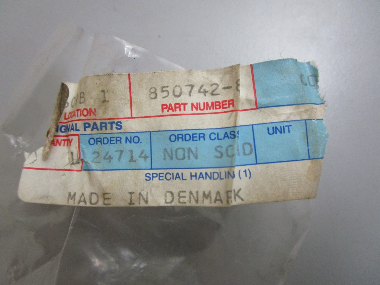 *NEW OEM* 0820 Volvo Penta End Cover 850742